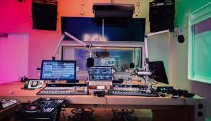 Start A Successful Community Radio Station In 2023