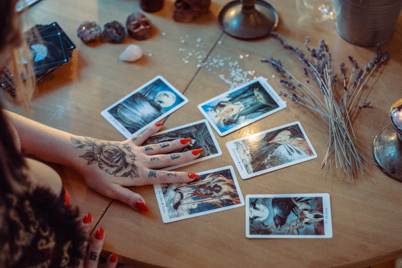 Finding Spiritual Guidance Through Tarot And Divination - Unlocking Your Spiritual Path