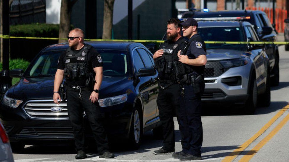 Police Bodycam Footage Captures Intense Gunfire Exchange During Kentucky Bank Shooting