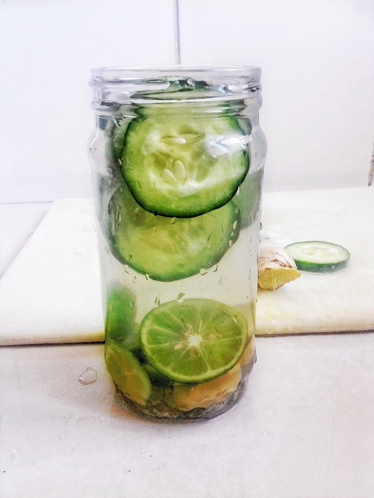 CUCUMBER LIME GINGER WATER