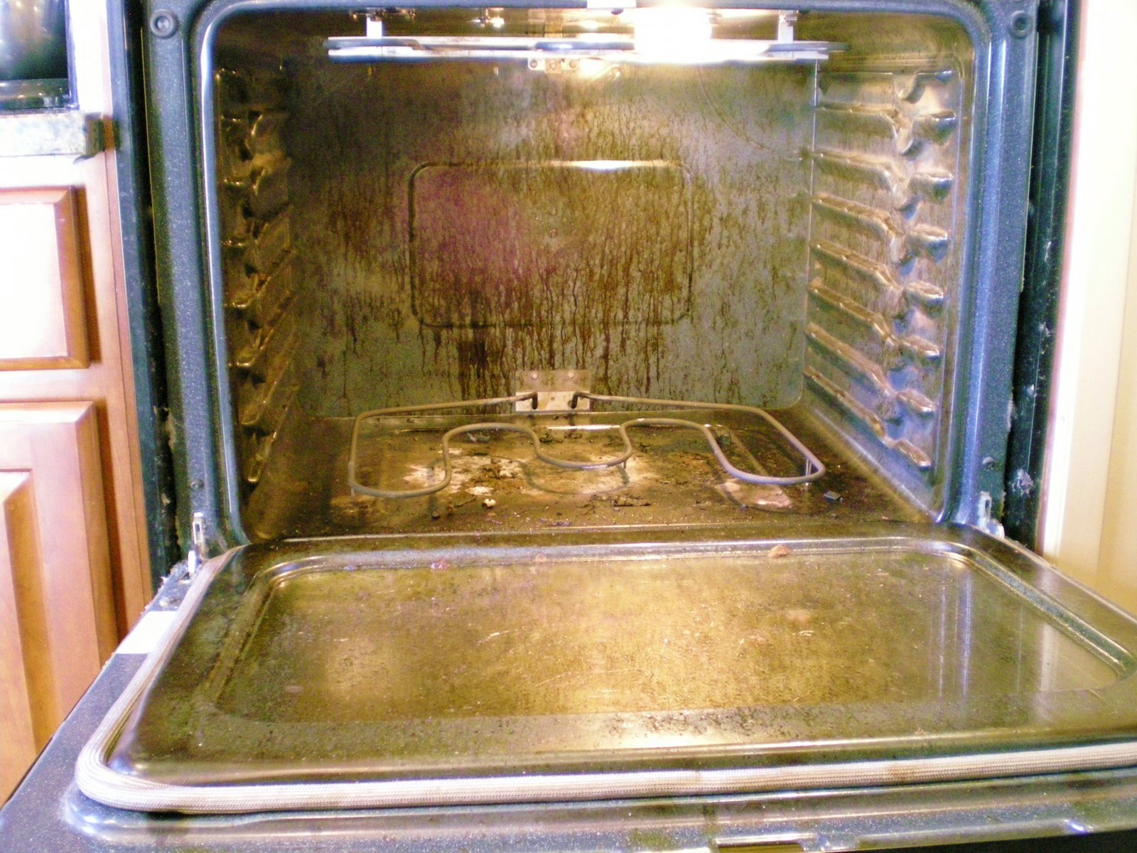Clening A Dirty Rusty Oven